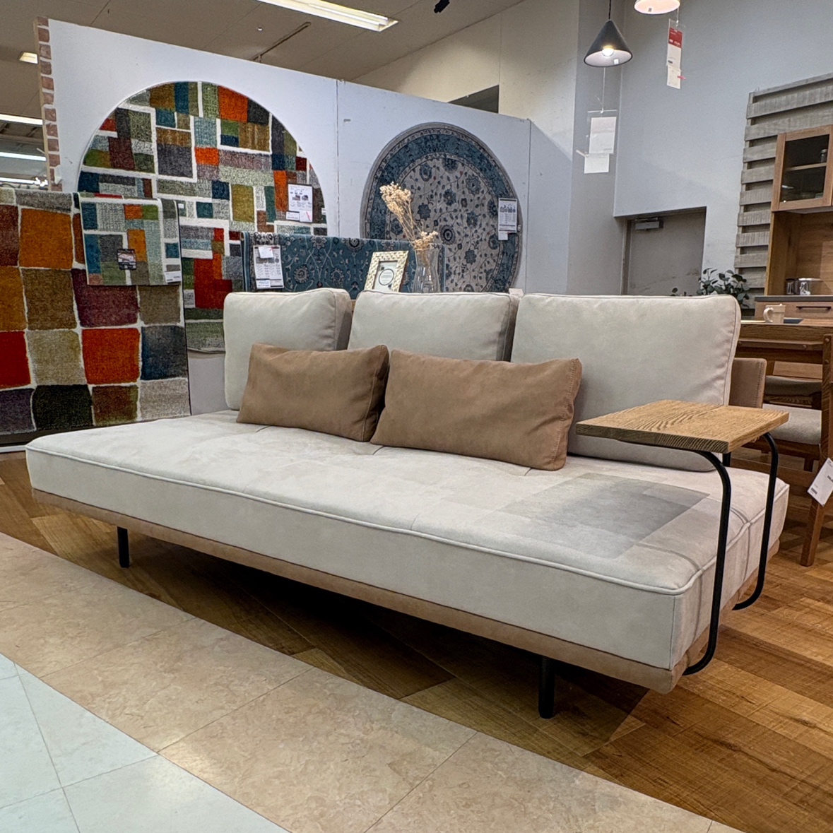 【かねたや 市川店】大人気のアームレスソファをご紹介いたします🛋