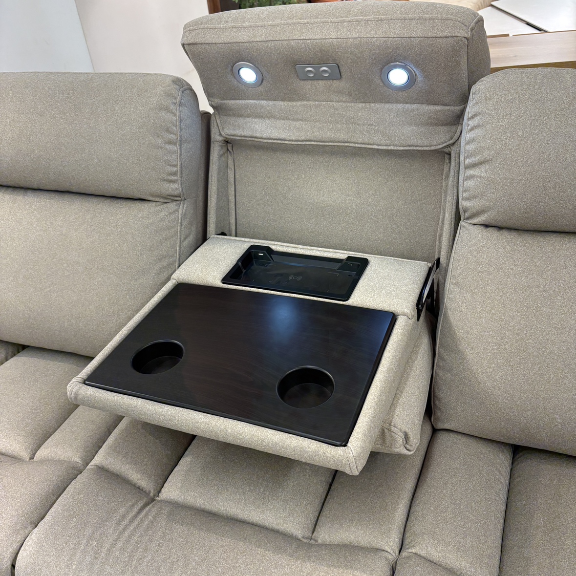 【かねたや 市川店】電動リクライニングソファ「スリーゼロ」をご紹介🙌