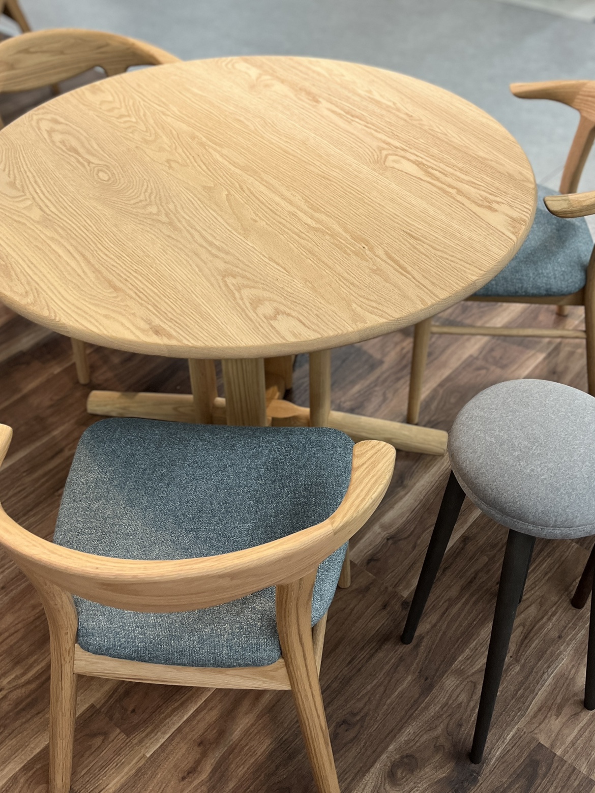 【かねたや守谷店】飛騨高山の職人技を受け継ぐ職人が手がけた一級品の家具 “Artisan Works” シリーズ